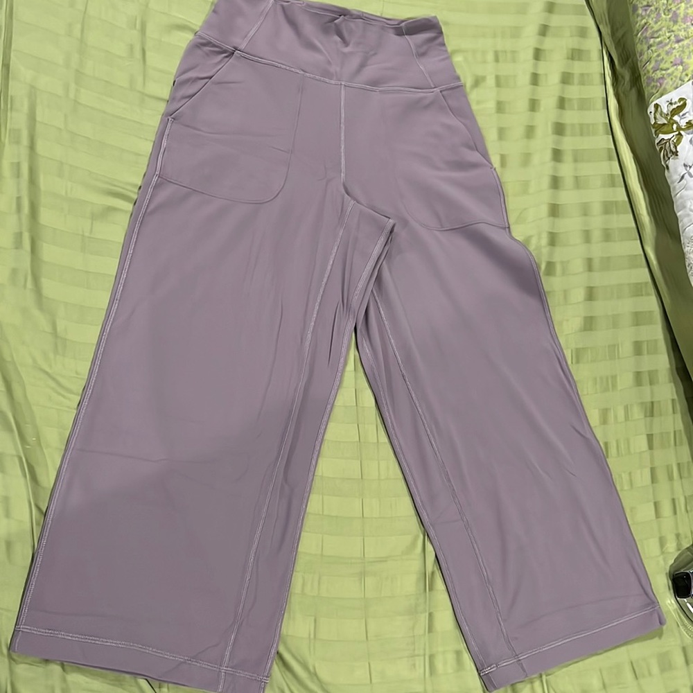 Lululemon Super high rise Wide-leg Crop Pants -Size 6 - light purple